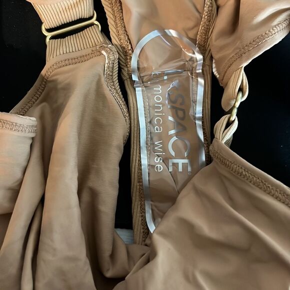L*Space Mayra One Piece Swimsuit Cutout Tan Size 8 NEW - Picture 5 of 5